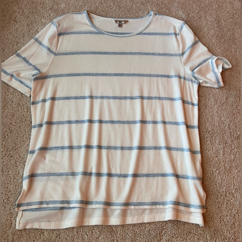Banana Republic Luxespun, White with light blue stripe short sleeve